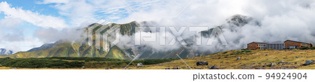 初秋富山縣室堂的風景,立山黑部阿爾卑斯山脈路線 初秋富山縣室堂的風景,立山黑部阿爾卑斯山脈路線 94924904
