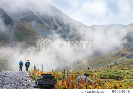 Scenery of Murodo, Toyama Prefecture in early autumn, Tateyama Kurobe Alpine Route 94924906