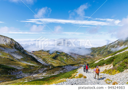 初秋富山縣室堂的風景，立山黑部阿爾卑斯山脈路線 94924983