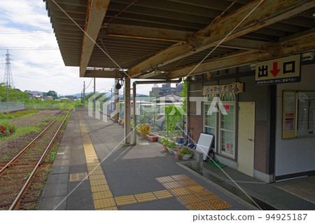 福岡縣田川郡JR九州常彥山線小春站月台 福岡縣田川郡JR九州常彥山線小春站月台 94925187