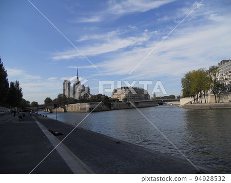 Notre Dame Cathedral 94928532