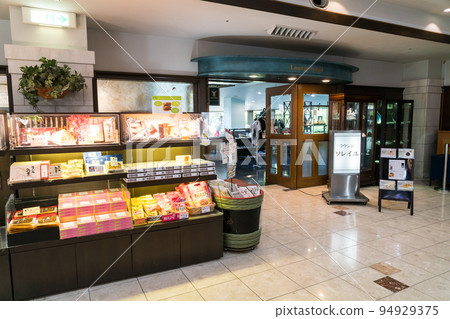 Lobby of Hotel Green Plaza Hakone, souvenir shop Soleil, Hakone-machi, Ashigarashimo-gun, Kanagawa 94929375