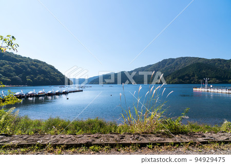 神奈川縣足柄下郡桃源台蘆之湖觀天鵝船箱根纜車箱根登山鐵道箱根町 神奈川縣足柄下郡桃源台蘆之湖觀天鵝船箱根纜車箱根登山鐵道箱根町 94929475