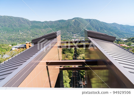 Sounzan and the autumn sky, overlooking the Hakone Tozan Cable Car, Hakone Tozan Railway, Hakone-machi, Ashigarashimo-gun, Kanagawa Prefecture 94929506