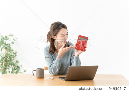 Female calculator 94930547