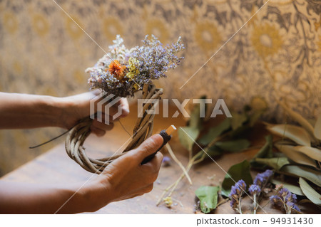 Dried flower  94931430