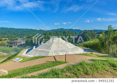 Historic Site "Kenkyushizuka Tumulus" - World Heritage Site "Asuka-Fujiwara Palace and Related Properties" - Asuka Village, Takaichi District, Nara Prefecture 94932191