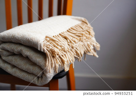 white wool blanket 94933251