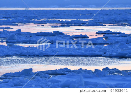 Drift ice of Rausu, Shiretoko Peninsula, Hokkaido 94933641