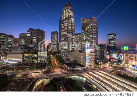 《Tokyo》Shinjuku west exit station/city night view 94934627