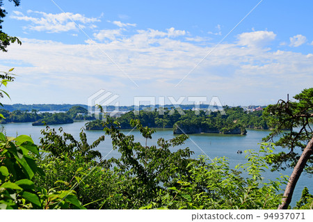 宮城縣松島灣越之浦 宮城縣越之浦松島灣鹽釜市街景 94937071
