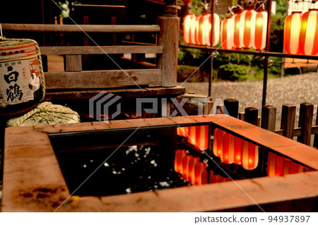 Lantern in the precincts Lantern in the precincts 94937897