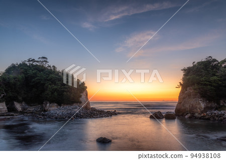 Takahagi City, Ibaraki Prefecture Takato Obama Beach just after sunrise in autumn Takahagi City, Ibaraki Prefecture Takato Obama Beach just after sunrise in autumn 94938108