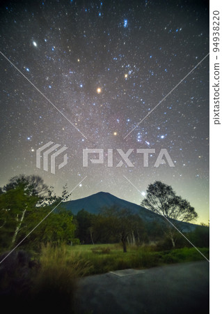 Nikko City, Tochigi Prefecture Senjogahara Milky Way and Orion Nikko City, Tochigi Prefecture Senjogahara Milky Way and Orion 94938220