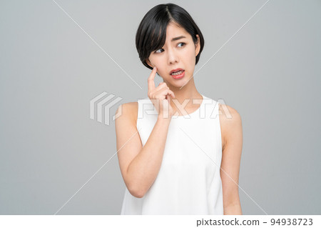 關心自己皮膚的女性 94938723