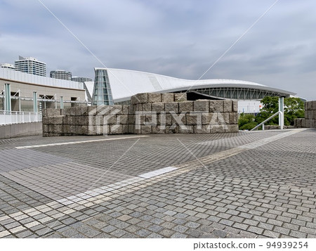 curved building curved building 94939254