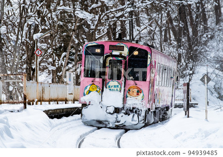Fukushima Prefecture Aizu Railway Snow Scene ~Tonohetsuri Station~ Fukushima Prefecture Aizu Railway Snow Scene ~Tonohetsuri Station~ 94939485