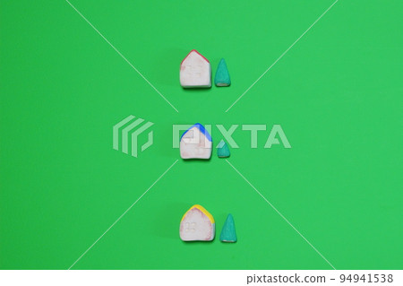 clay miniature house 94941538