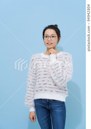 二十多歲的婦女的肖像 二十多歲的婦女的肖像 94942804