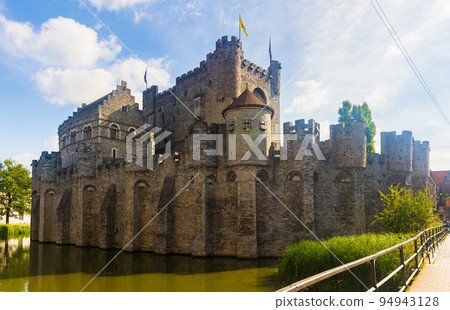 Medieval Gravensteen Castle in Ghent Medieval Gravensteen Castle in Ghent 94943128