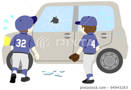 一輛汽車的車窗被孩子的棒球砸碎了 94943263