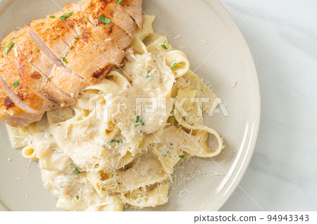fettucine pasta white creamy sauce with grilled chicken fettucine pasta white creamy sauce with grilled chicken 94943343