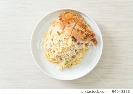 spaghetti white creamy sauce with grilled chicken spaghetti white creamy sauce with grilled chicken 94943356
