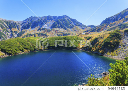立山黑部阿爾卑斯山脈路線秋色盛開 從室堂平出發的立山山脈 立山黑部阿爾卑斯山脈路線秋色盛開 從室堂平出發的立山山脈 94944585