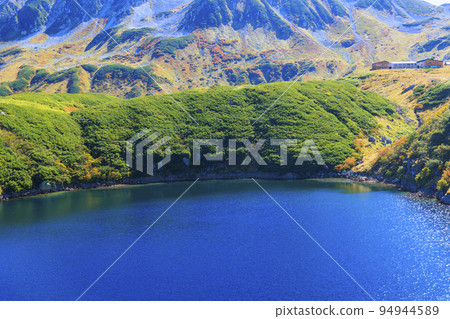 立山黑部阿爾卑斯山脈路線秋色盛開 從室堂平出發的立山山脈 立山黑部阿爾卑斯山脈路線秋色盛開 從室堂平出發的立山山脈 94944589