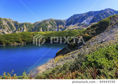 立山黑部阿爾卑斯山脈路線秋色盛開 從室堂平出發的立山山脈 立山黑部阿爾卑斯山脈路線秋色盛開 從室堂平出發的立山山脈 94944599