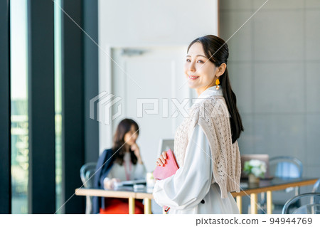 Office business woman Office business woman 94944769