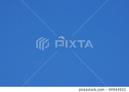 乘坐滑翔機在空中漫步 94944932