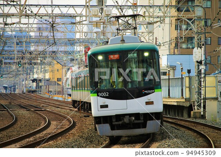[Keihan] Keihan Main Line Takii Station 9000 Series Express 94945309
