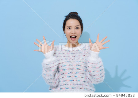 二十多歲的婦女的肖像 二十多歲的婦女的肖像 94945858