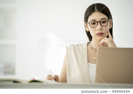 Online learning image Online learning image 94946494