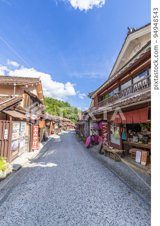 Takahashi City, Okayama Prefecture Townscape of Fukiya, famous for red iron oxide 94948543