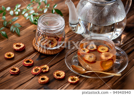 Hawthorn tea The finest yamazushi made by slicing and drying nutritious hawthorn 94948940