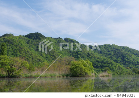The shores of Lake Biwa, the shores of Sone-numa Lake, and the view of Mt. Kojin from Ryokuchi Park The shores of Lake Biwa, the shores of Sone-numa Lake, and the view of Mt. Kojin from Ryokuchi Park 94949325