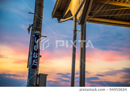 Scenery of Shimonada Station, Ehime Prefecture 94950684