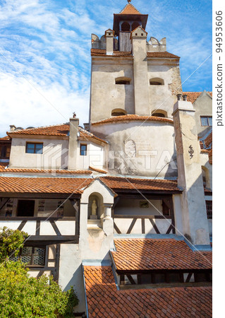 Tower of Dracula castle in Bran, Romania 94953606