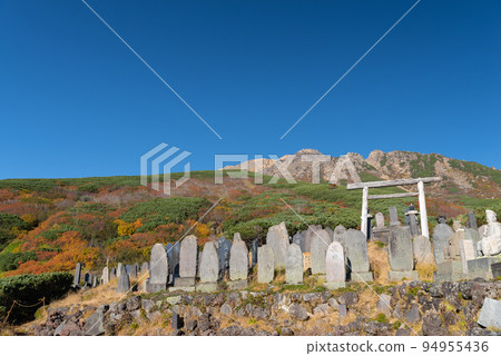 Ontakesan autumn leaves 94955436