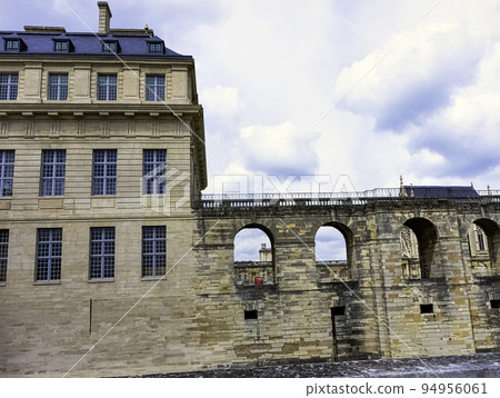 French royal fortress in the town of Vincennes 94956061