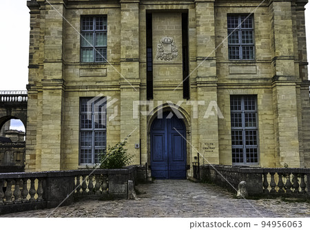 French royal fortress in the town of Vincennes French royal fortress in the town of Vincennes 94956063