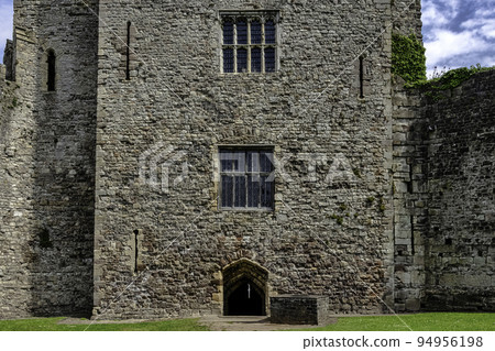 Remains of Chepstow Castle (Castell Cas-gwent) 94956198