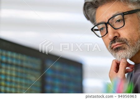 Cool, first-class architect, English gentleman, elegant appearance 94956963