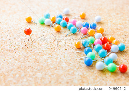 round pin and cork board 94960242