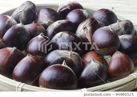 Autumn taste chestnut Autumn taste chestnut 94960525