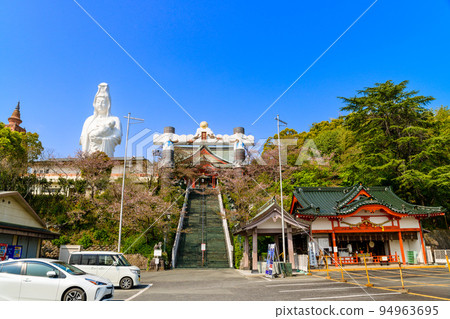 Naritasan Kurume Branch Temple "Naritasan Kurume Branch Temple with Japan's Largest Guzejimo Daikannon Statue as a Symbol" 94963695