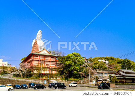 Naritasan Kurume Branch Temple "Naritasan Kurume Branch Temple with Japan's Largest Guzejimo Daikannon Statue as a Symbol" 94963704