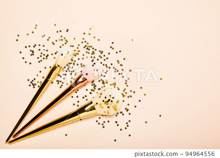 Fashionable Women's Cosmetics and Accessories Fashionable Women's Cosmetics and Accessories 94964556